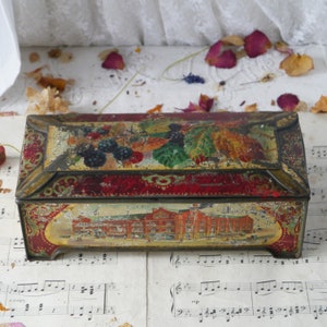 Decorative Antique Tin Crumpsall Biscuits