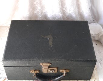 Vintage Holzkoffer mit Tragegriff
