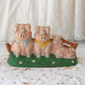 Vintage Cast Iron Pigs Doorstop