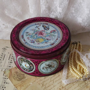 Pretty Vintage Floral Tin