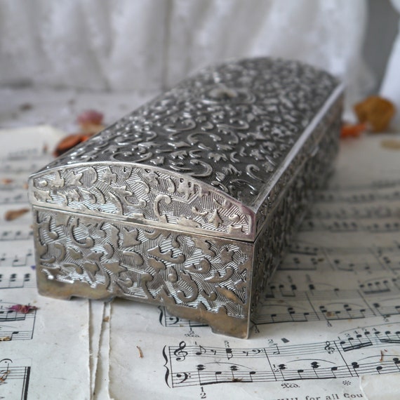 Vintage Decorative Box with Velvet Lining - image 6