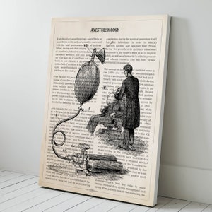 Peut inclure: Une illustration en noir et blanc d'un m&eacute;decin administrant une anesth&eacute;sie &agrave; un patient &agrave; l'aide d'un soufflet et d'un masque. L'illustration est tir&eacute;e d'un manuel m&eacute;dical ancien et comprend le texte "Anesthesiology".
