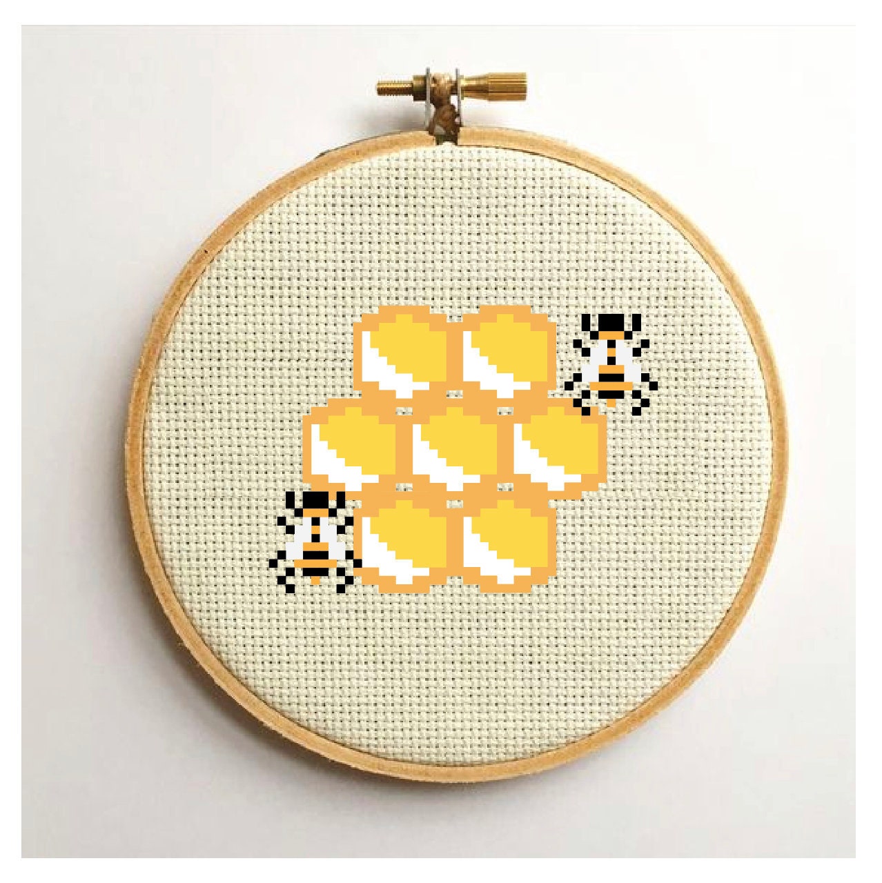 Bee PDF Cross Stitch Pattern Download Sewing & Needlecraft