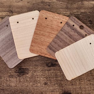 Paquetes al por mayor de tarjetas rectangulares para pendientes de chapa de madera.