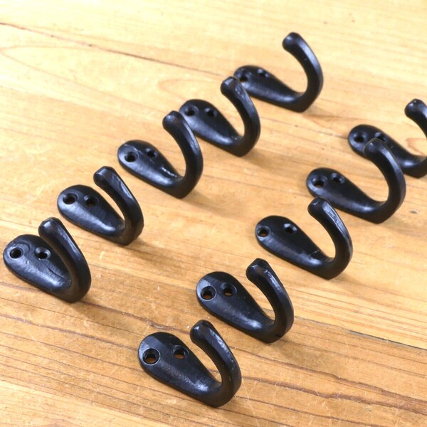 Set Of 5 Black Antique Iron Coat Hooks - Farmhouse Style Hat & Key Hooks For Wall (3.5")
