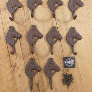 10 ganchos de hierro fundido con forma de cabeza de caballo, gancho para entrada, perchero, decoración de caballos, gancho para aparejos, ganchos para toallas - de Midwest Craft House