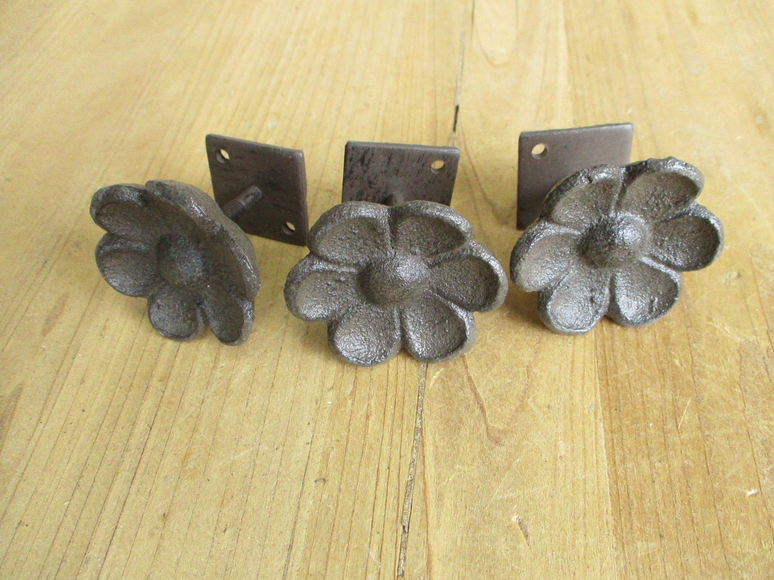 8 FLOWER DRAWER PULLS Knobs Drawer Pulls Handles Rustic Etsy