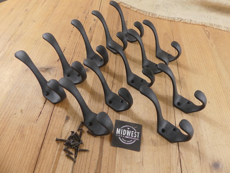 12 ganchos de hierro fundido negros de estilo escolar, gancho para sombreros, perchero, estilo primitivo, para vestíbulo - de Midwest Craft House imagen 1
