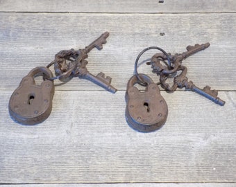 Set of 3 CAST IRON JAIL Keys House RUSTIC WESTERN Prison Key Ring Lock SKELETON 