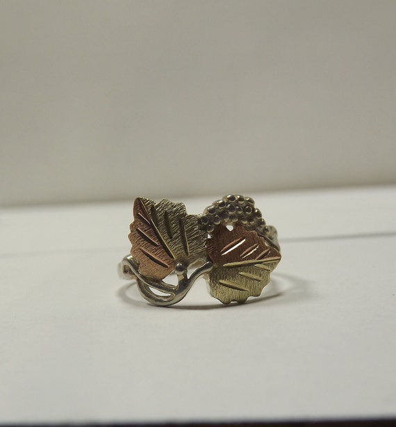 Black Hills Gold Leaf Ring - image 4