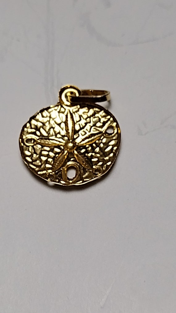 14K Sand Dollar Pendant