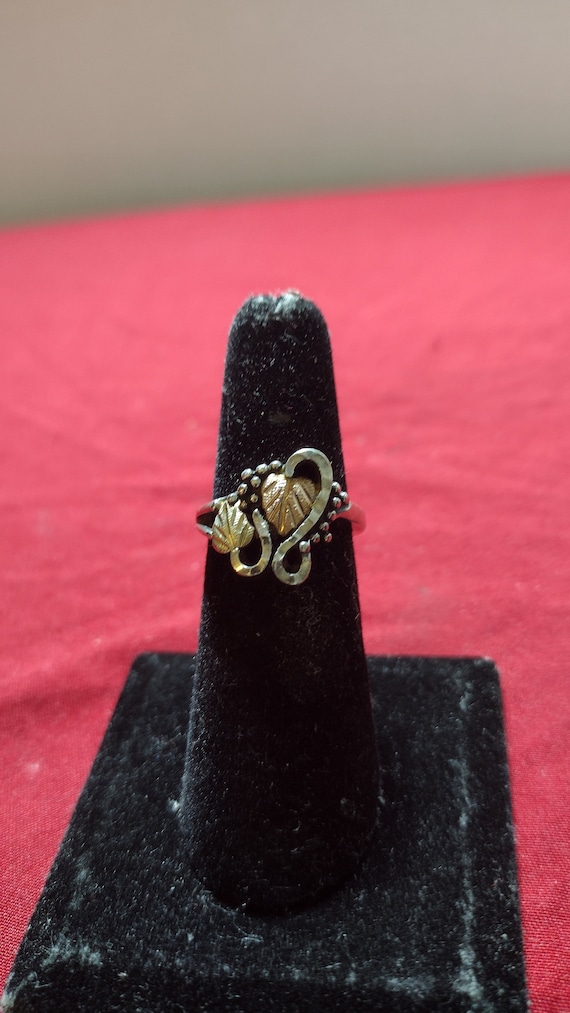 Black HIlls Gold Floral Ring