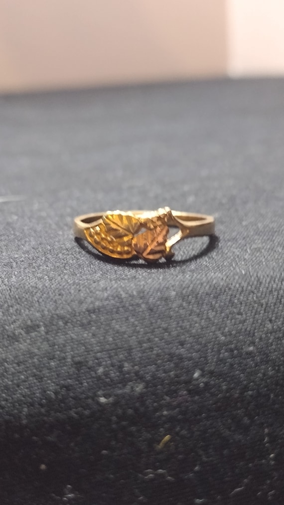 Black Hills Gold Leaf Ring