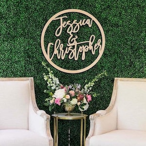 Couples Name Round Sign Wall hanging - Backdrop Sign Wood Name or Word - Custom Round Name Decor
