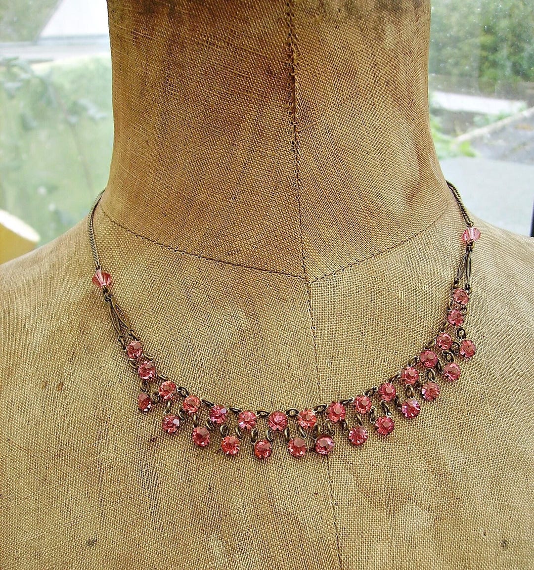 Collier Art Déco Années 1960 En Pâte De Verre Rose Et Blanc – Sautoir Perles Vintage, état Très Bien Conservé