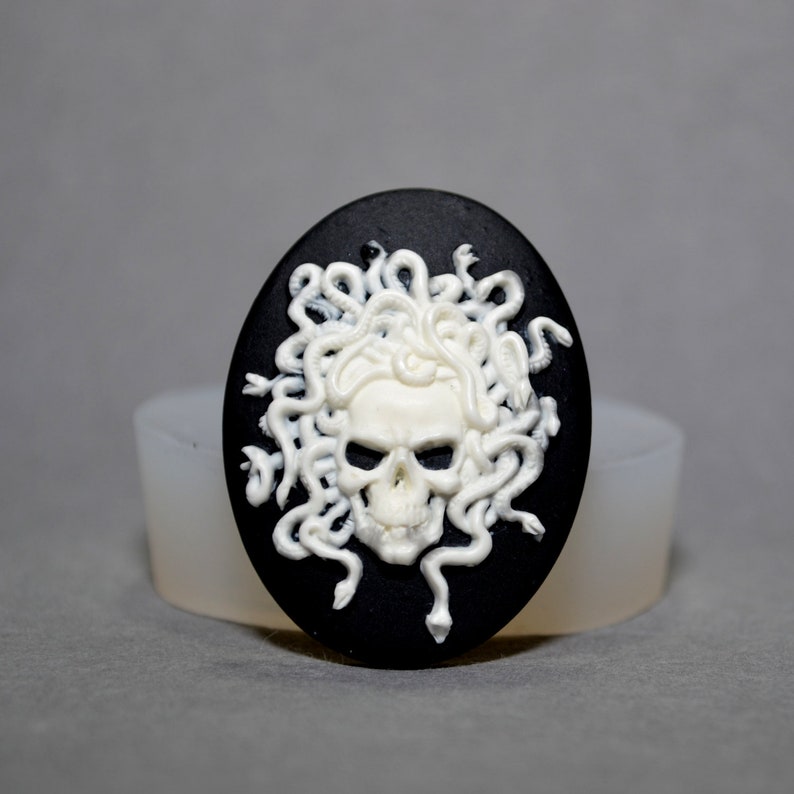 MEDUSA SILICONE MOLD skull sugar craft resin fimo polymer clay mould soap fimo wax plaster icing chocolate food grade utee