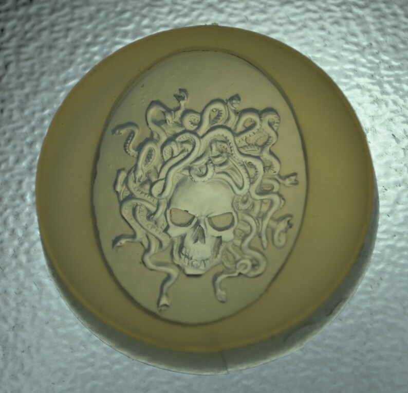 MEDUSA SILICONE MOLD skull sugar craft resin fimo polymer clay mould soap fimo wax plaster icing chocolate food grade utee