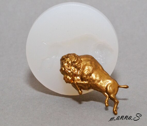 BISON SILICONE MOLD   Resin Polymer Clay Chocolate Food grade silicone icing wax plaster goth embossing powder utee
