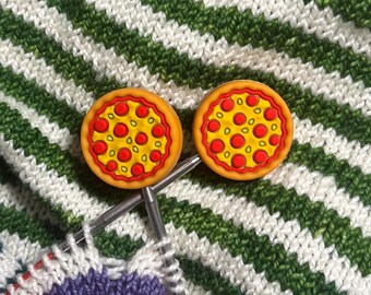 Protectores de puntadas con forma de pizza de pepperoni, protectores de agujas de tejer, fundas para puntas de agujas, regalo para tejedores amantes de la pizza, accesorios de punto.