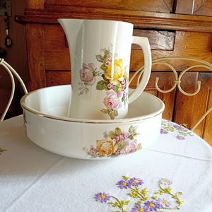 Jug and Basin pretty design by Digoin & Sarreguemines made in France 1930s