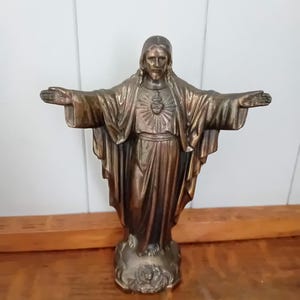 Sacred heart of Jesus statue 8 inches tall