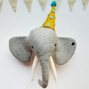 Elephant wall plaque with removable party hat