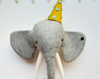 Elephant wall plaque with removable party hat