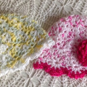 Newborn Baby Hat and Flowers PATTERN