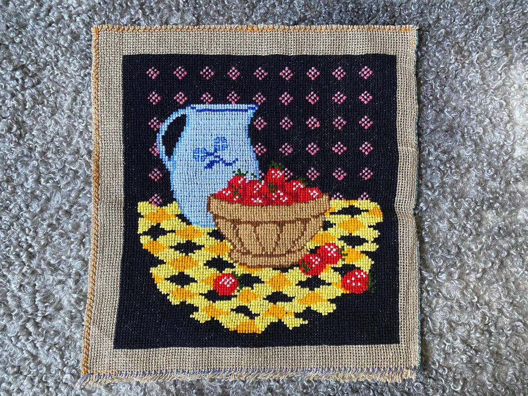 ヴィンテージ クロスステッチ タペストリー 刺繍 絵柄 ベリー