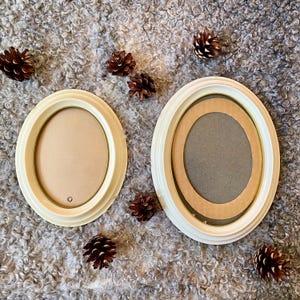 Set of 2 Vintage Photo Frame Oval Plastic Natural White Convex Glass Picture Frames Antique Style Wall Decor Scandinavian Vintage Design