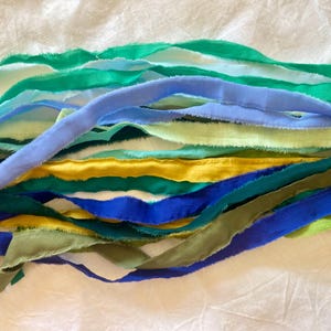 Nastri in tessuto di cotone 17 nastri strappati a mano nastri verdi blu con bordo fritto fascio strisce di tessuto nastri di cotone grezzo ghirlanda di cotone fatta a mano
