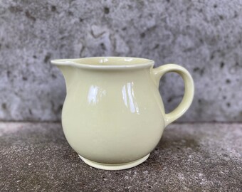 Brocca per il latte vintage di Veb Torgau, Germania, anni '60, in ceramica gialla.