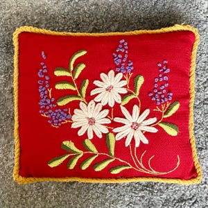 Vintage Throw Pillow Handmade Embroidered Flowers Decorative Throw Cushion Pillow Red Stitced Design Scandinavian Home Decor