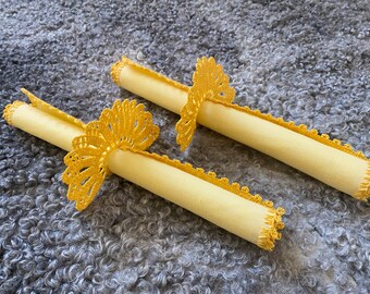 Set of 2 Scandinavian Vintage Yellow Napkins Set with Holders Handmade Embroidered Napkin Holders Retro Home Decor, 70s Easter Decor
