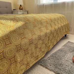 Vintage Scandinavian Bedspread Golden Yellow Textured Bed Cover Mid Century Nordic Retro Bedroom Decor 226x182cm