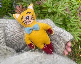 Easy Sewing Felt Cat Pattern Hand Sewed Felt Animal PDF Pattern Felt Cat  Felt Toy Sleeping  Cat Red Boots  Very Easy To Sew
