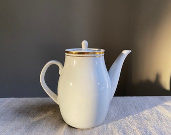 Teiera vintage bianca a strisce dorate, stile Art Déco, arredamento retrò per la casa, modernariato anni '70, Europa dell'Est.