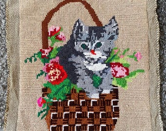 Tapeçaria vintage em ponto cruz com gatinho em cesta, bordada à mão em lã, para pendurar na parede, almofada artesanal, decoração escandinava para casa.