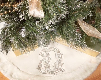 Personalized Velvet Embroidered Christmas Tree Skirt, Customized Monogrammed Christmas tree Skirt, White Tree Skirt, Luxury tree skirt