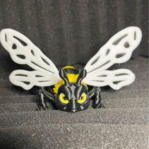 3D articulated Bumble Bee
