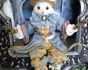 Coniglio bianco, bambola artistica realizzata a mano, modello unico.