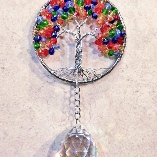 Baum des Lebens Sonnenfänger, Chakra Kristall Fensterschmuck, Geschenk für Frauen oder Männer, Sympathie Geschenk, Wicca Ornament Geschenk