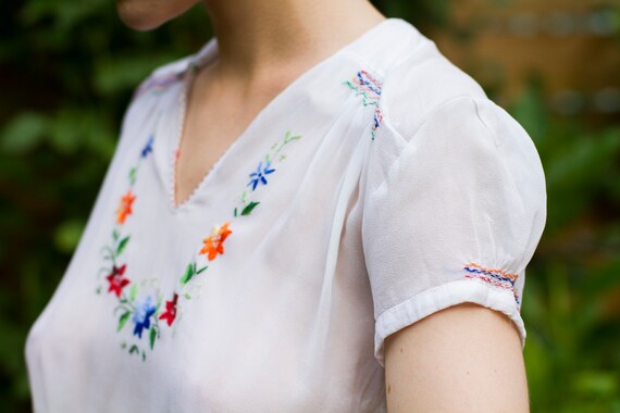1930s Hungarian Embroidered Silk Crepe Peasant Blo