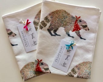 Tea towel, cotton-linen mix with animal design of "Bandit the Racoon"