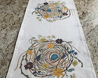 Table runner, ‘Spring’ design