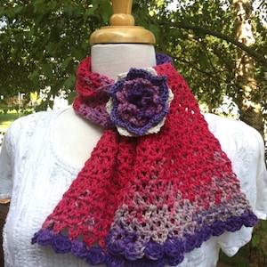 Simplicity Scarf (Crochet Pattern). Detailed instructions to crochet this simple scarf. Pattern for floral pin included. INSTANT DOWNLOAD