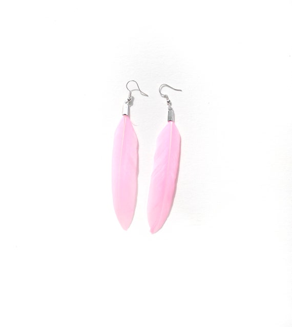 Handcrafted Pale Pink Feather Earrings: Boho Dangle Jewelry  display picture 1