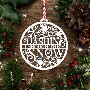Plantilla de Papercut 'Dashing through the Snow' Adorno navideño de bolas de Navidad en formato PDF JPEG para cortar a mano y SVG para Silhouette Cameo o Cricut
