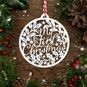 Plantilla de Papercut 'Mi primera Navidad' Adorno de bola de Navidad para bebé recién nacido PDF JPEG para cortar a mano y SVG para Silhouette Cameo o Cricut