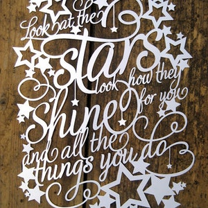 Papercut-sjabloon 'Kijk naar de sterren, kijk hoe ze voor jou stralen' pdf-jpeg voor handsnijden en SVG-bestand voor de Silhouette Cameo of Cricut